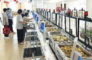 燕達(dá)養(yǎng)護(hù)中心推出“智慧營養(yǎng)餐廳”，為長輩健康飲食添彩賦能！